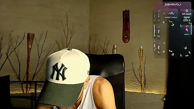 Snapshot of MarcusRain_ chatting on October 24, 7:43 pm MarcusRain online show from October 24, 7:43 pm