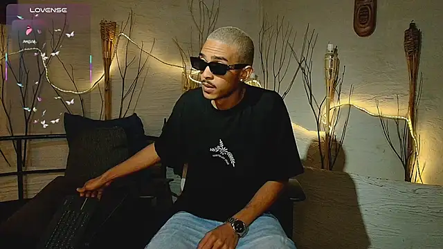 Snapshot of MarcusRain_ chatting on November 23, 7:46 pm MarcusRain online show from November 23, 7:46 pm