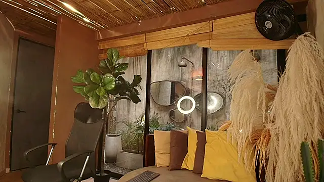 Snapshot of MarcusRain_ chatting on November 24, 8:19 pm MarcusRain online show from November 24, 8:19 pm