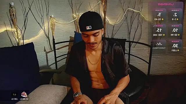 Snapshot of MarcusRain_ chatting on November 30, 4:38 am MarcusRain online show from November 30, 4:38 am