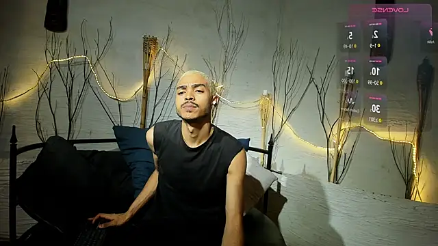 Snapshot of MarcusRain_ chatting on December 4, 3:38 am MarcusRain online show from December 4, 3:38 am