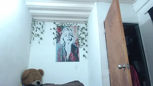 Snapshot of Samanta_milf84 chatting on November 27, 9:39 pm Samanta milf84 online show from November 27, 9:39 pm