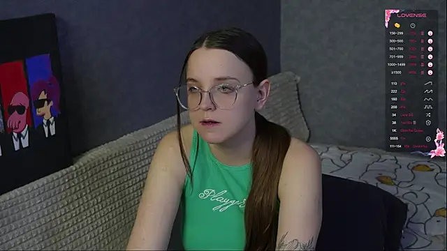 Violetwin online show from April 4, 4:15 pm