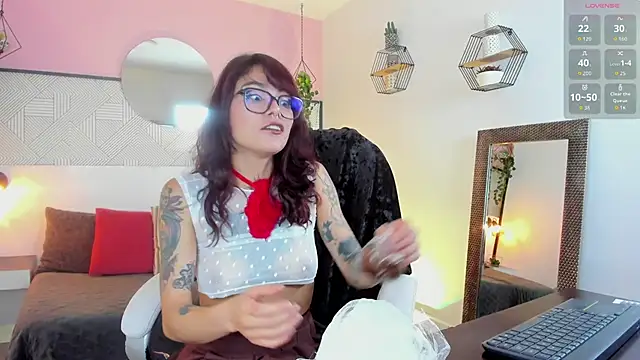 Snapshot of Esmeralda_CO chatting on October 23, 12:59 pm Esmeralda CO online show from October 23, 12:59 pm