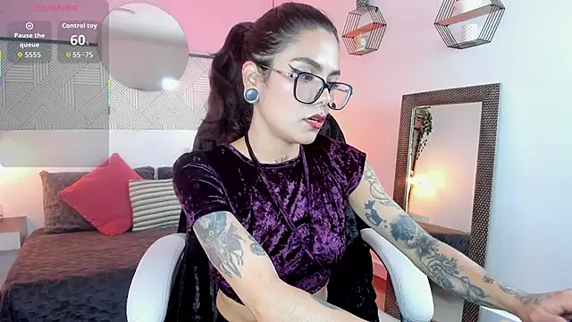 Snapshot of Esmeralda_CO chatting on October 31, 12:50 pm Esmeralda CO online show from October 31, 12:50 pm