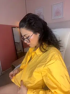 Snapshot of Esmeralda_CO chatting on December 2, 3:29 pm Esmeralda CO online show from December 2, 3:29 pm