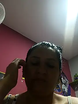 Snapshot of Titiss8921 chatting on October 4, 1:09 pm Titiss8921 online show from October 4, 1:09 pm