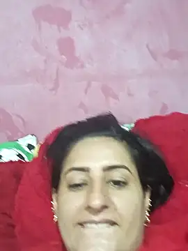 Snapshot of Titiss8921 chatting on November 1, 6:21 pm Titiss8921 online show from November 1, 6:21 pm