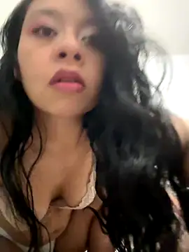 Snapshot of Lincy_and_hanna chatting on October 27, 4:05 am Lincy and hanna online show from October 27, 4:05 am