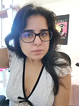 CutteGirl99 online show from September 25, 1:59 pm