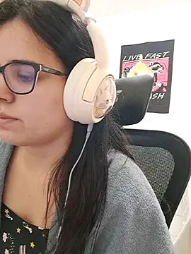 CutteGirl99 online show from October 20, 8:20 pm