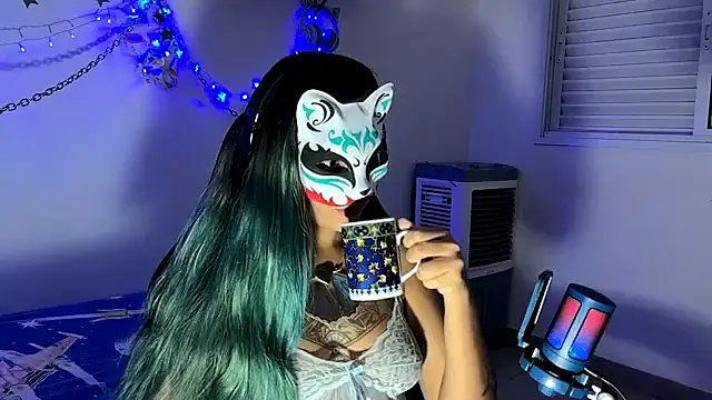 bluesubmissive online show from April 8, 2:00 am