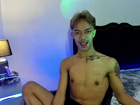 Snapshot of jersthebigfuckerxxx chatting on October 4, 11:36 pm jersthebigfuckerxxx online show from October 4, 11:36 pm