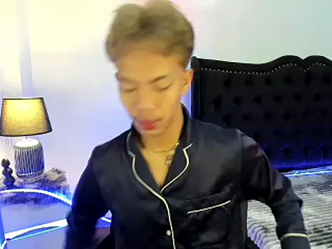 Snapshot of jersthebigfuckerxxx chatting on October 5, 10:18 pm jersthebigfuckerxxx online show from October 5, 10:18 pm