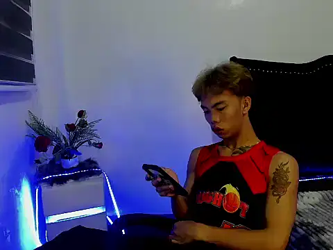 Snapshot of jersthebigfuckerxxx chatting on October 9, 5:05 am jersthebigfuckerxxx online show from October 9, 5:05 am