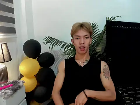 Snapshot of jersthebigfuckerxxx chatting on November 1, 6:48 am jersthebigfuckerxxx online show from November 1, 6:48 am