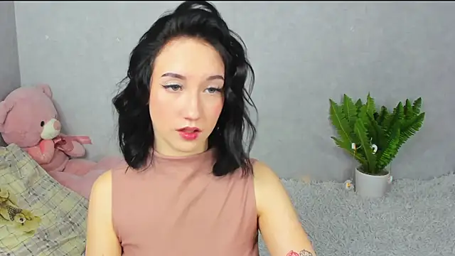 Snapshot of EileenMoores chatting on December 4, 7:11 pm EileenMoores online show from December 4, 7:11 pm