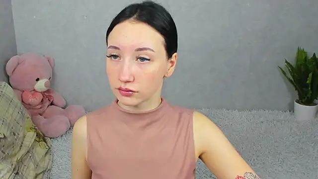 Snapshot of EileenMoores chatting on December 19, 7:32 pm EileenMoores online show from December 19, 7:32 pm