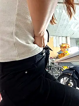 irina hana online show from March 8, 1:25 am