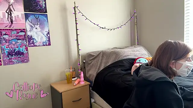 Snapshot of callioperogue chatting on October 4, 9:46 pm callioperogue online show from October 4, 9:46 pm