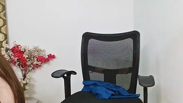 Snapshot of ruby100 chatting on January 14, 8:47 pm ruby100 online show from January 14, 8:47 pm