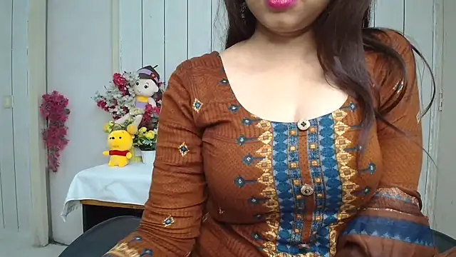 Snapshot of ruby100 chatting on February 21, 1:56 pm ruby100 online show from February 21, 1:56 pm