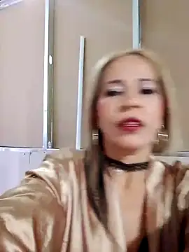 Snapshot of Alisson_Milf chatting on September 19, 12:23 am Alisson Milf online show from September 19, 12:23 am