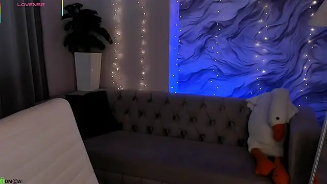 Aria Mila online show from April 20, 3:20 am