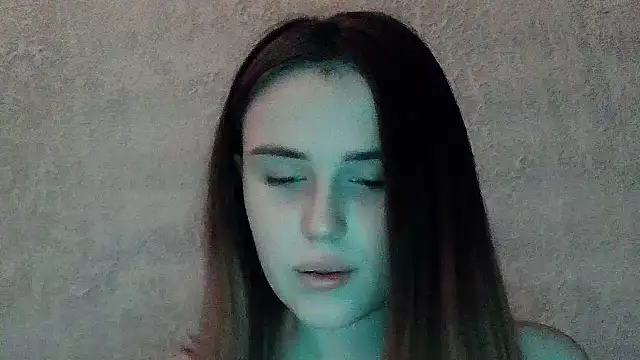 SweetLoraa online show from March 11, 8:15 pm