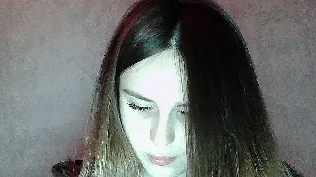 Snapshot of SweetLoraa chatting on April 20, 7:48 pm SweetLoraa online show from April 20, 7:48 pm