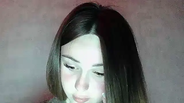 Snapshot of SweetLoraa chatting on April 25, 7:44 pm SweetLoraa online show from April 25, 7:44 pm