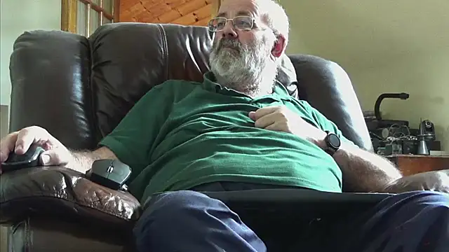 Snapshot of janzer13 chatting on September 13, 1:11 pm janzer13 online show from September 13, 1:11 pm