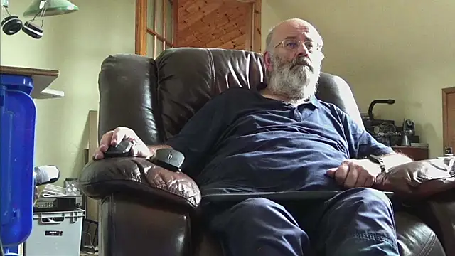 Snapshot of janzer13 chatting on October 1, 12:00 pm janzer13 online show from October 1, 12:00 pm