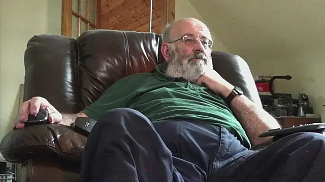 Snapshot of janzer13 chatting on November 27, 1:57 pm janzer13 online show from November 27, 1:57 pm