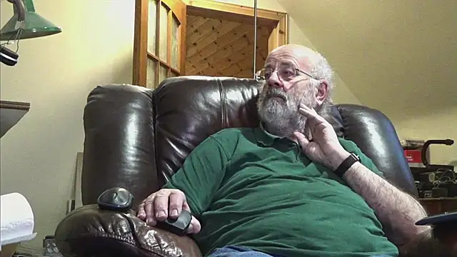 Snapshot of janzer13 chatting on December 5, 2:47 pm janzer13 online show from December 5, 2:47 pm