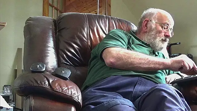 janzer13 online show from February 8, 1:58 pm