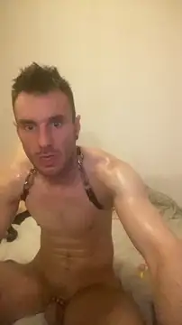 sexbooy27 online show from April 20, 6:16 am