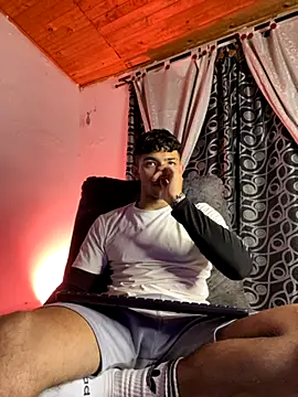 Snapshot of ArturoCardona_ chatting on October 1, 12:49 am ArturoCardona online show from October 1, 12:49 am