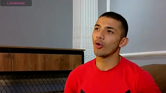 Snapshot of ArturoCardona_ chatting on October 13, 11:43 am ArturoCardona online show from October 13, 11:43 am