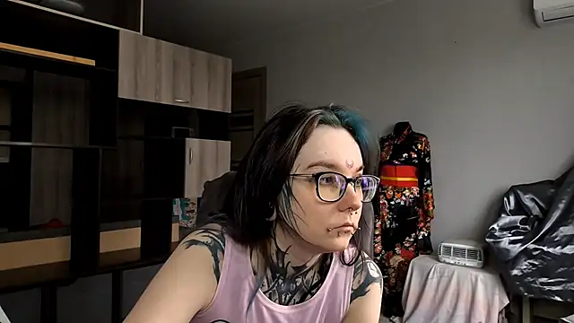 HighelikeGirl online show from October 23, 7:51 am