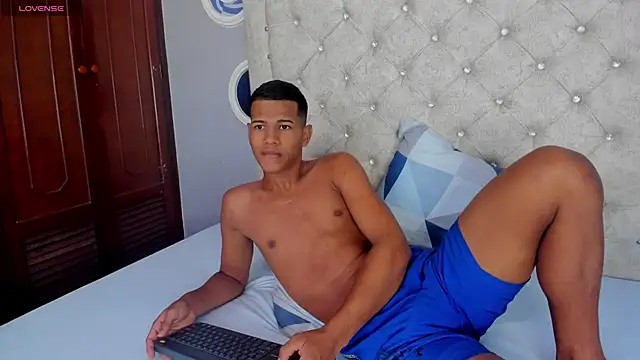 KingStark  online show from November 22, 10:47 am