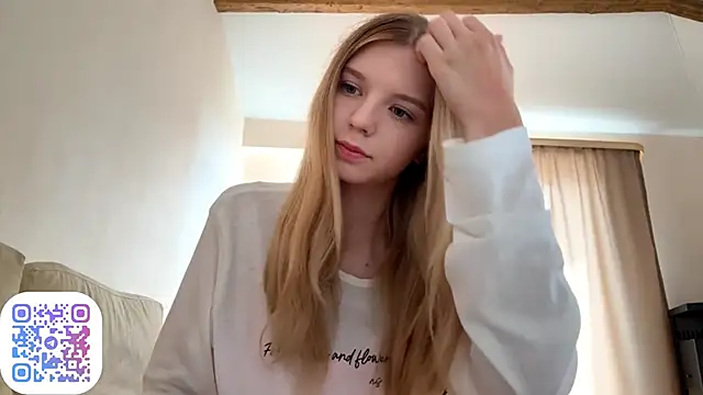 Snapshot of FruityXo chatting on September 9, 8:36 am FruityXo online show from September 9, 8:36 am