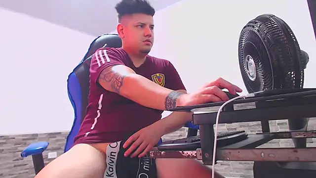 mister cum1999 online show from February 4, 7:31 pm