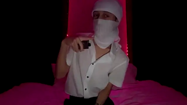 holydirt luxeno1 online show from December 18, 2:12 pm