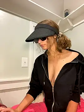 Lilamelon online show from October 6, 1:14 am