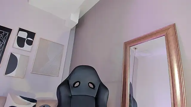 marie bass online show from April 7, 1:44 pm