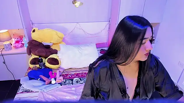 LilyWhitney online show from March 22, 4:05 am