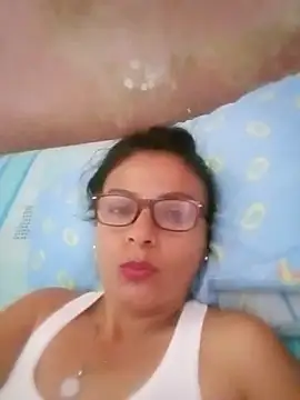 Snapshot of chocoluze chatting on July 8, 3:27 pm chocoluze online show from July 8, 3:27 pm