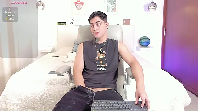 Snapshot of Thiago_winteer chatting on November 26, 5:41 am Thiago winteer online show from November 26, 5:41 am