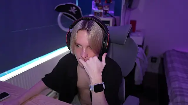 Snapshot of Serxyi chatting on September 13, 8:36 am Serxyi online show from September 13, 8:36 am